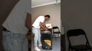 Unboxing behringer eurolive B115D