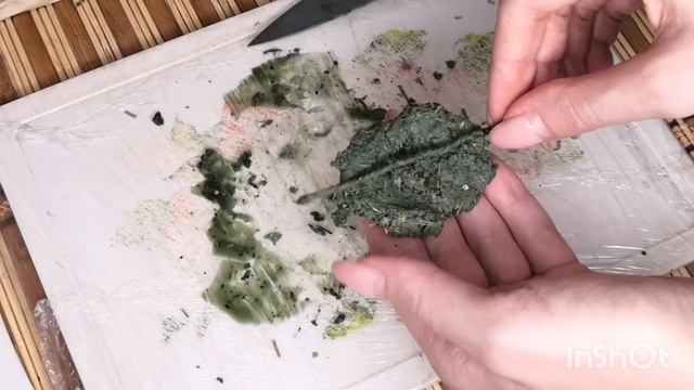 Ведьминская свеча. Свеча с травами. Свечи из воска с травами.