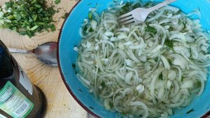 Маринованный лук как в шашлычной. сможет каждый. знаменитый рецепт приготовления салат лук с уксусом