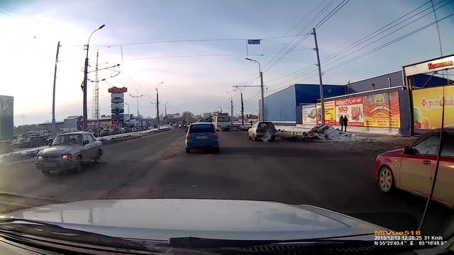 Видеорегистратор Mio MiVue 518 дневная съемка смотреть онлайн