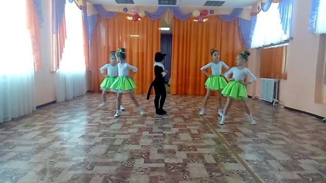МДОУ "Детский сад №23 г.Ростов"  Танец «Чёрный кот» смотреть онлайн