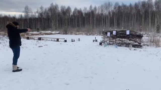 Снежные пострелухи из пистолета Макарова по каске ОООП оружие оружиероссии  оружиерф