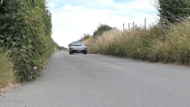 STOCK V MODIFIED Porsche 964s: the big 2022 head-to-head! смотреть онлайн