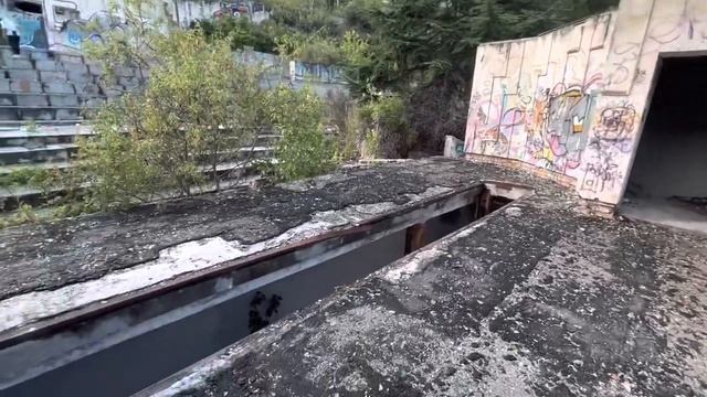Самый загадочный заброшенный отель в Крыму. Алушта