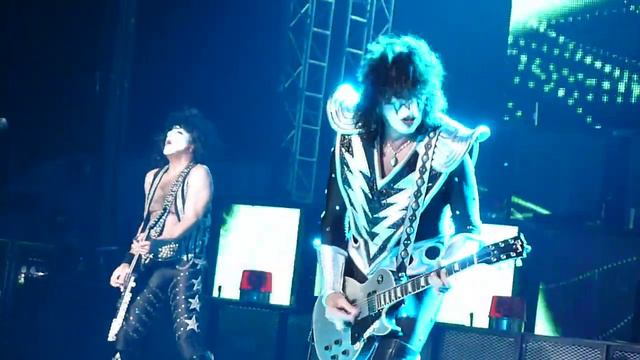 KISS - SHOCK ME - TOMMY THAYER SOLO - 2010 INDIANA STATE FAIR смотреть онлайн