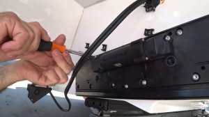 Монтаж интерцепторов ZipWake на Parker 790 Explorer