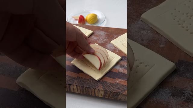 Слойка с яблоками за 5 минут 😍