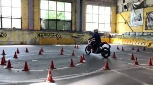 восьмерка на мотоцикле