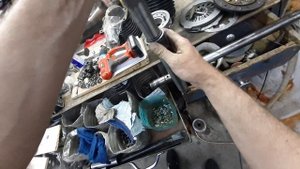 Втулки капролоновые в переднюю вилку. Доработка гаек вилки.