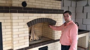 Барбекю из кирпича. Мангал+коптильня+варочная плита+столешница с мойкой.