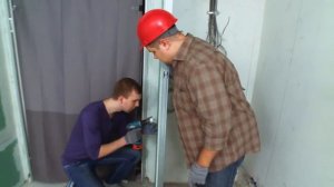 Как высверлить отверстие под выключатель