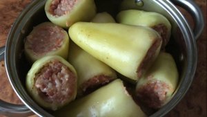 Фаршированный перец или перец с мясной начинкой.
