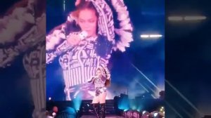 Beyoncé - Drunk in Love (LIVE GLOBAL CITIZEN FESTIVAL MANDELA 100)