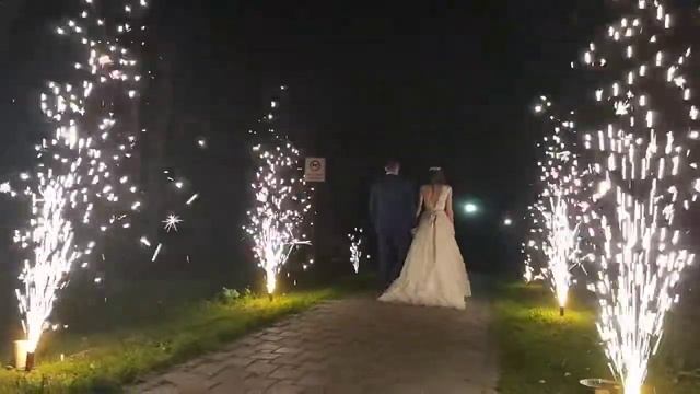 Фонтаны 3м. и бенгальские свечи 65 см. 22.07.2017, Озерные аркады (парк) смотреть онлайн