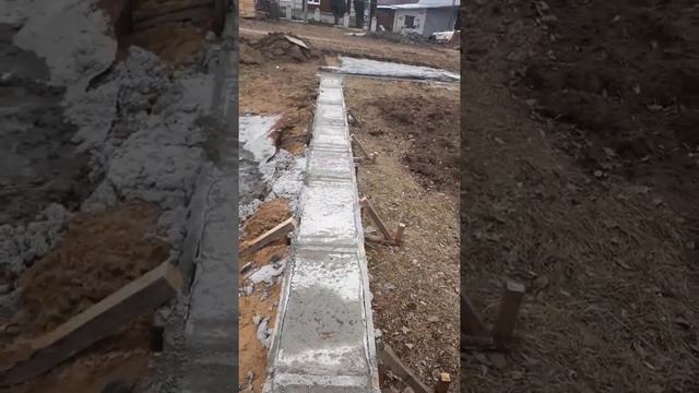 Косяк после заливки бетона в опалубку обязательно нужно укрыть плёнкой