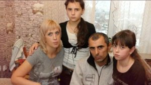 ИХ перепутали в роддоме 22 года назад. Как сейчас складывается жизнь девочек из Копейска?