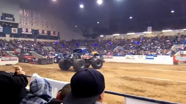 Defender, Git 'R' Done, & Brute Force Wheelie Comp. смотреть онлайн