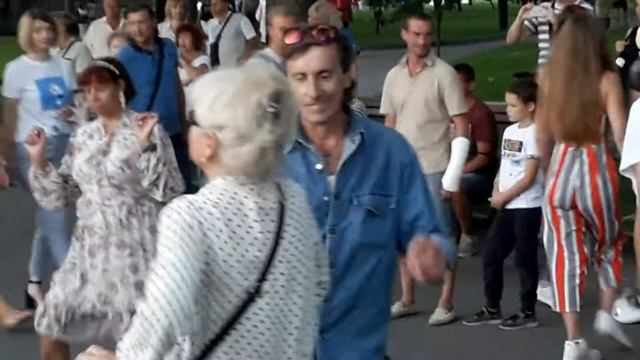 Ниночка  звезда    танцплощадки   !