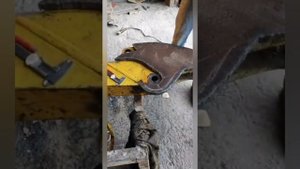 ремонт стрелы экскаватора.