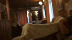 Простой домик из 2 стульев