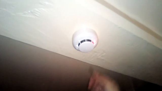 Как сработает дымовой извещатель ? Тест извещателя . смотреть онлайн