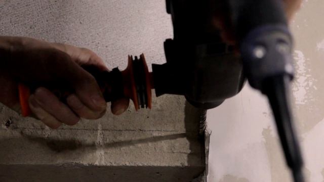 Устраняем косяки застройщика, увеличиваем дверной проем.