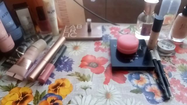 Декоративная косметичка сентября  Использовать до конца 2021