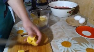 Как измельчить мясо в блендере ? Как сделать фарш из свинины ?