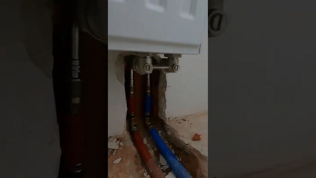 Способы подключения радиаторов из стены трубы рехау stout смотреть онлайн