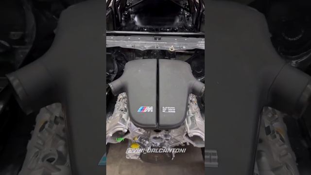 Ele colocou um motor V10 em uma BMW M3!