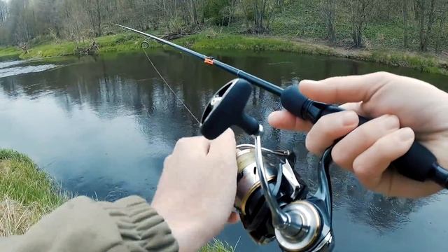 РЫБАЛКА в МАЕ на МАЛОЙ РЕКЕ ? ЩУКА СТОИТ НА ПЕРЕКАТАХ смотреть онлайн