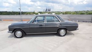 Mercedes Benz 220d w115 1971