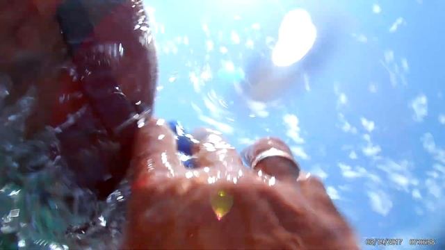 Днестровская банка, ныряем за Рапаной. Тест экшн камеры Bravis A1. Глубина 10-11 метров. смотреть онлайн