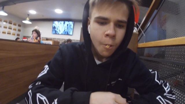 НОВОГОДНИЙ ВЛОГ. 31 ДЕКАБРЯ В ЦЕНТРЕ МОСКВЫ. ГУМ, ЦУМ, КРАСНАЯ ПЛОЩАДЬ... смотреть онлайн