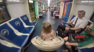 В метро с детской коляской