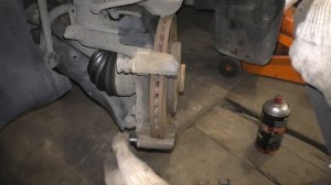 VW Polo Sedan & Skoda Rapid - Замена передних тормозных колодок