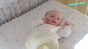 Оставленную в роддоме кроху хотели усыновить сразу 3 семьи. Но узнав, что она больна- отказались вс