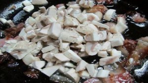 Картофельное пюре с беконом и грибами