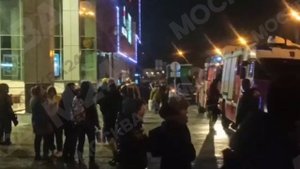 «Внимание! В одном из помещений произошло задымление. Просьба без паники покинуть помещение…»