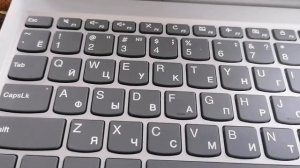 Показываю управление на ноутбуке в роблоксе