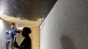 Красим потолок из OSB внутри морского контейнера.