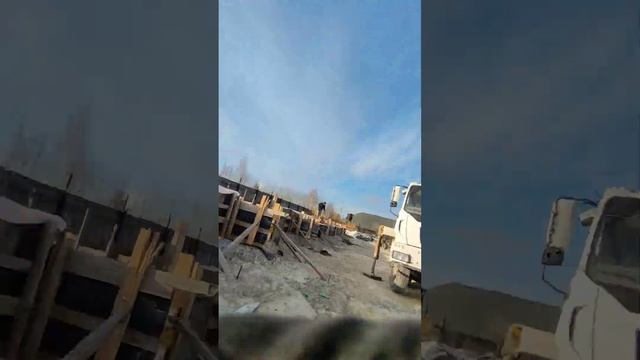 заливка ростверка с бетононасоса