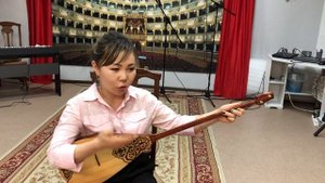 Домбра: история происхождения и виды инструмента.