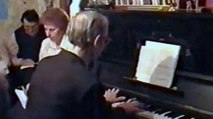 "Ах, война, она не год еще протянет" (запись 1998 г.). Исполняет Лолий Шолпо (1298–2005).