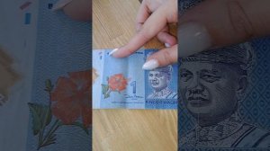 Деньги купюры разных стран мира.