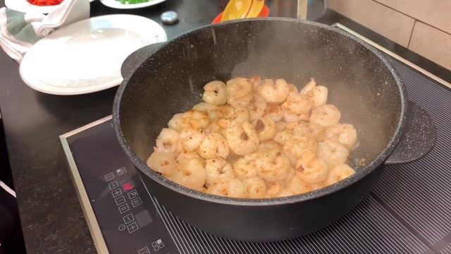 Креветки в соусе из красного перца. Red chili shrimp смотреть онлайн