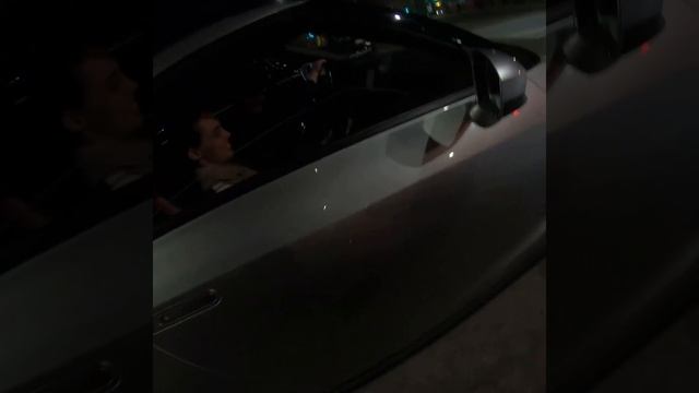 Встретил Nissan GTR но он уже знает что к чему ??? смотреть онлайн