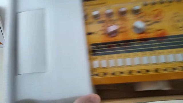 Behringer RD 6 SR аналоговая драм машина смотреть онлайн