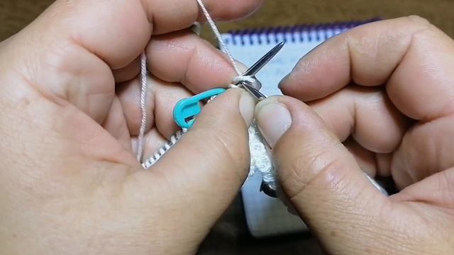 Белое платье для девочки 2года. Спицы. Часть первая. Кокетка смотреть онлайн