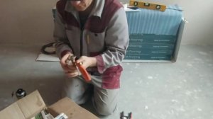 Как и чем очистить или промыть пистолет от монтажной пены - снято на видео